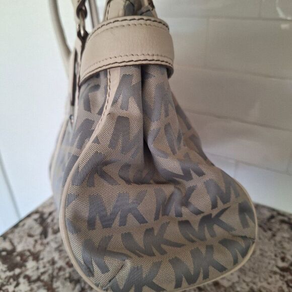 Michael Kors monogram‎ canvas leather large tote bag - Picture 5 of 16